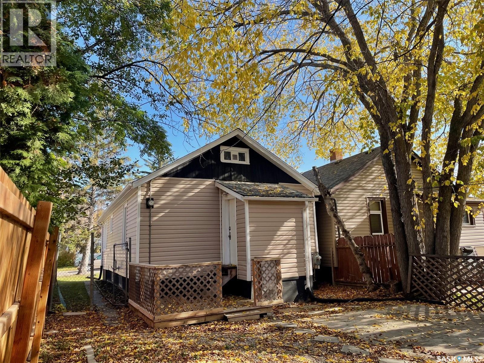 2172 Wallace Street, Regina, SK - Outdoor