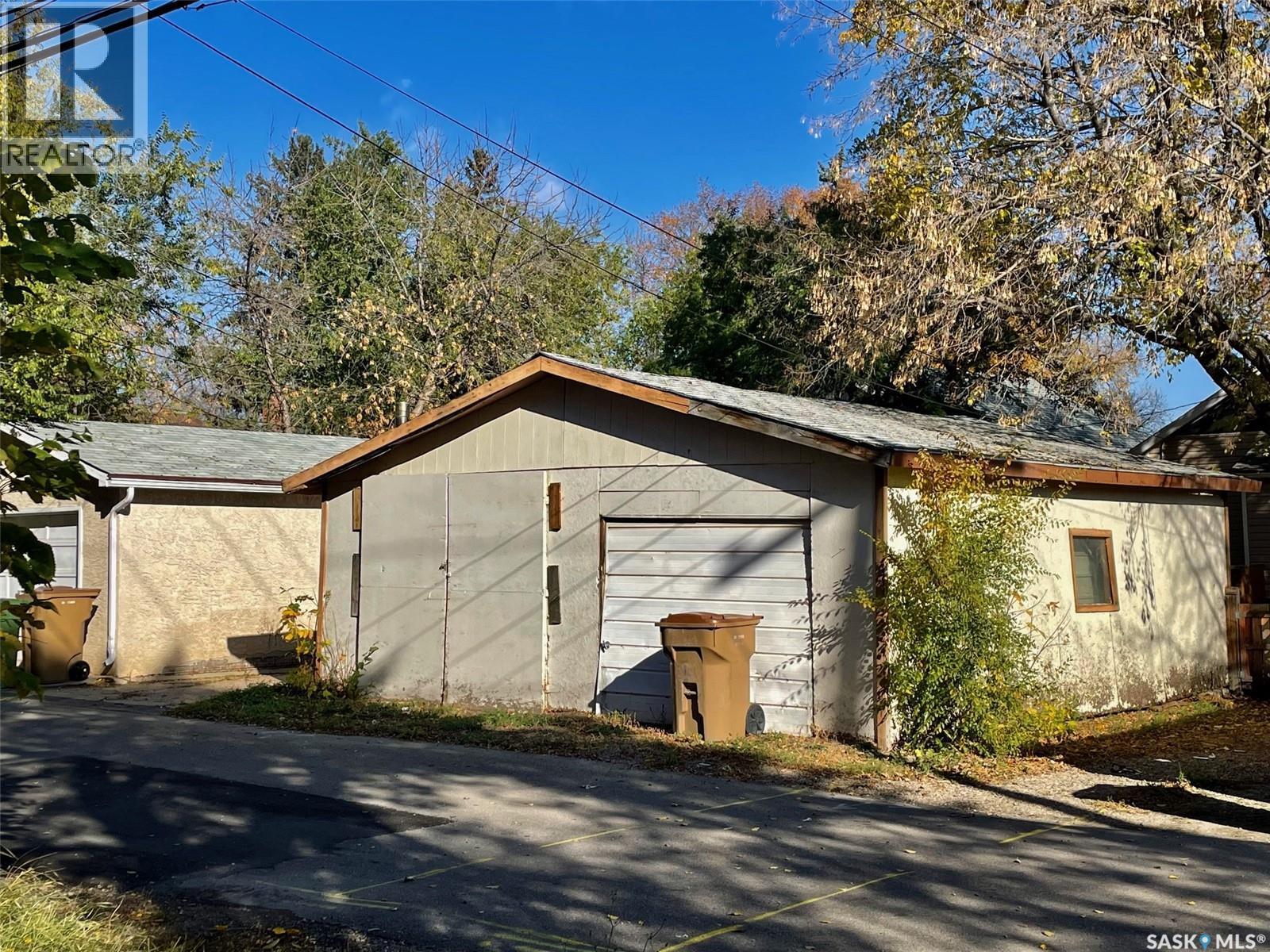 2172 Wallace Street, Regina, SK - Outdoor