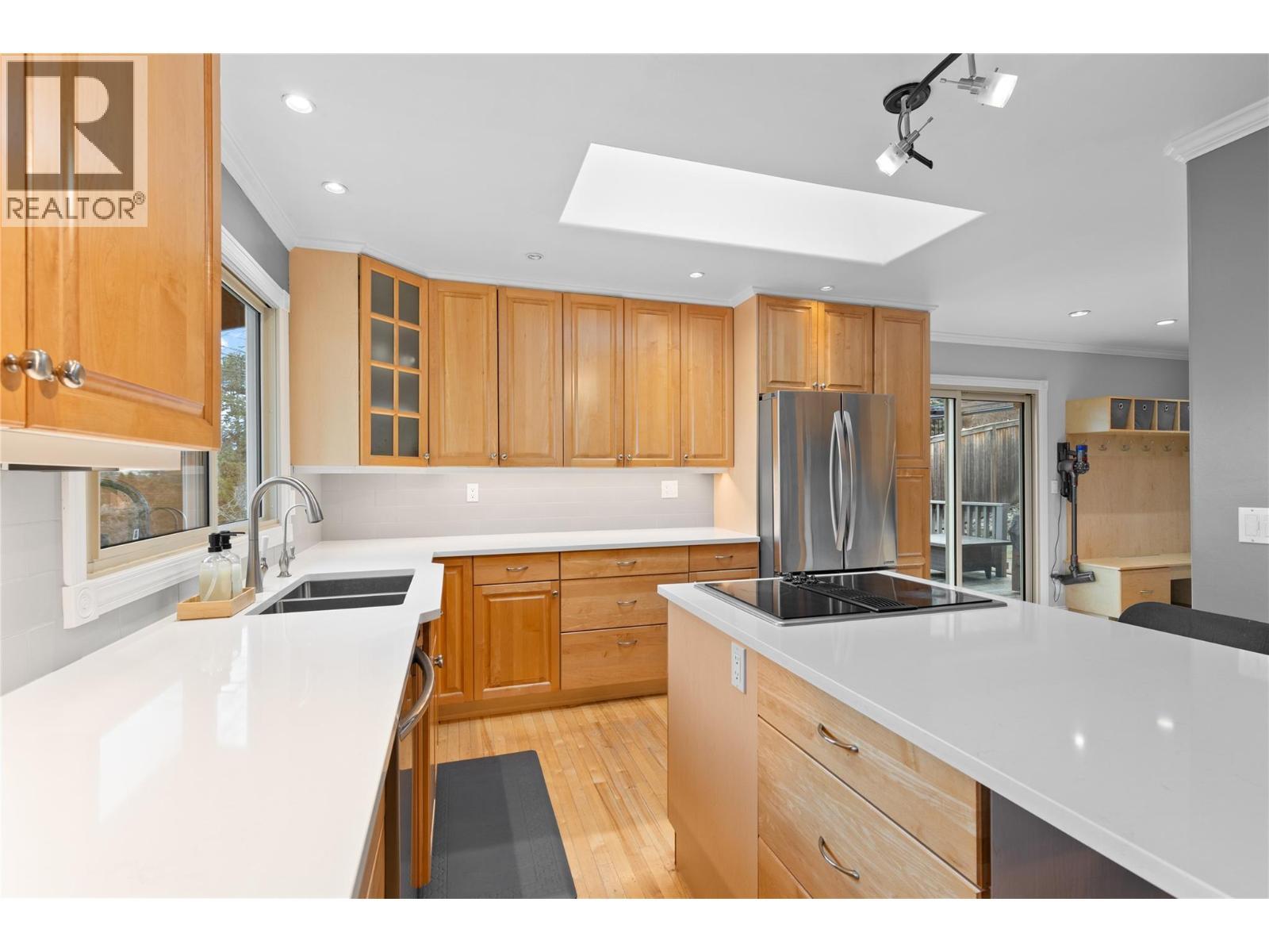 11609 Upper Summit Drive, Coldstream, BC - Indoor Photo Showing Kitchen With Double Sink With Upgraded Kitchen