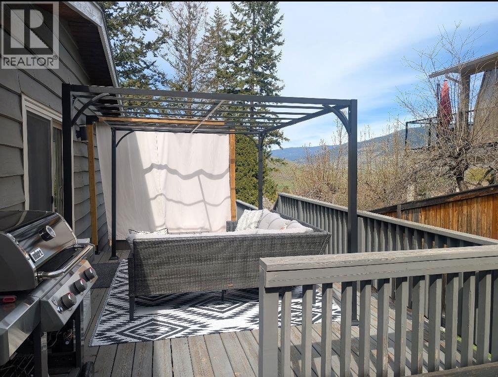 Hot tub deck in summer - 11609 Upper Summit Drive, Coldstream, BC - Outdoor
