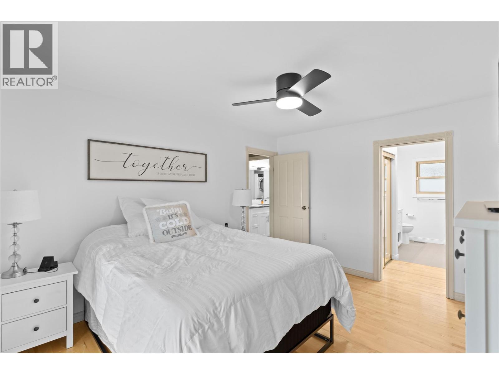 11609 Upper Summit Drive, Coldstream, BC - Indoor Photo Showing Bedroom