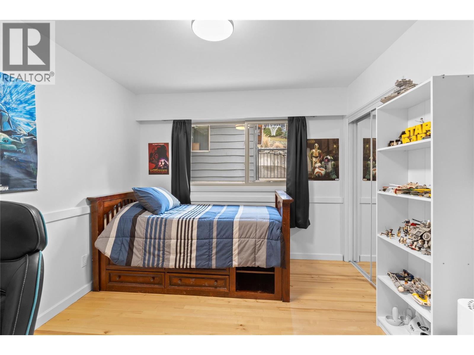 11609 Upper Summit Drive, Coldstream, BC - Indoor Photo Showing Bedroom