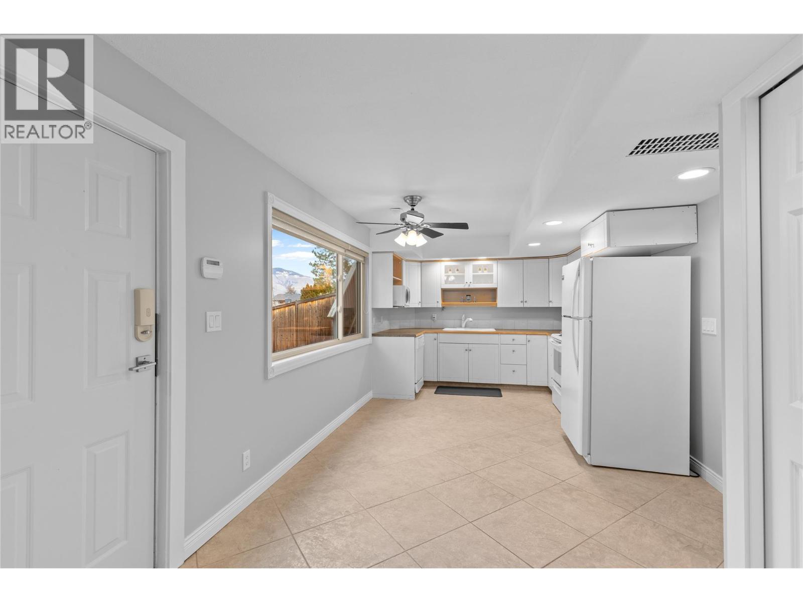 Entrance to in-law suite - 11609 Upper Summit Drive, Coldstream, BC - Indoor