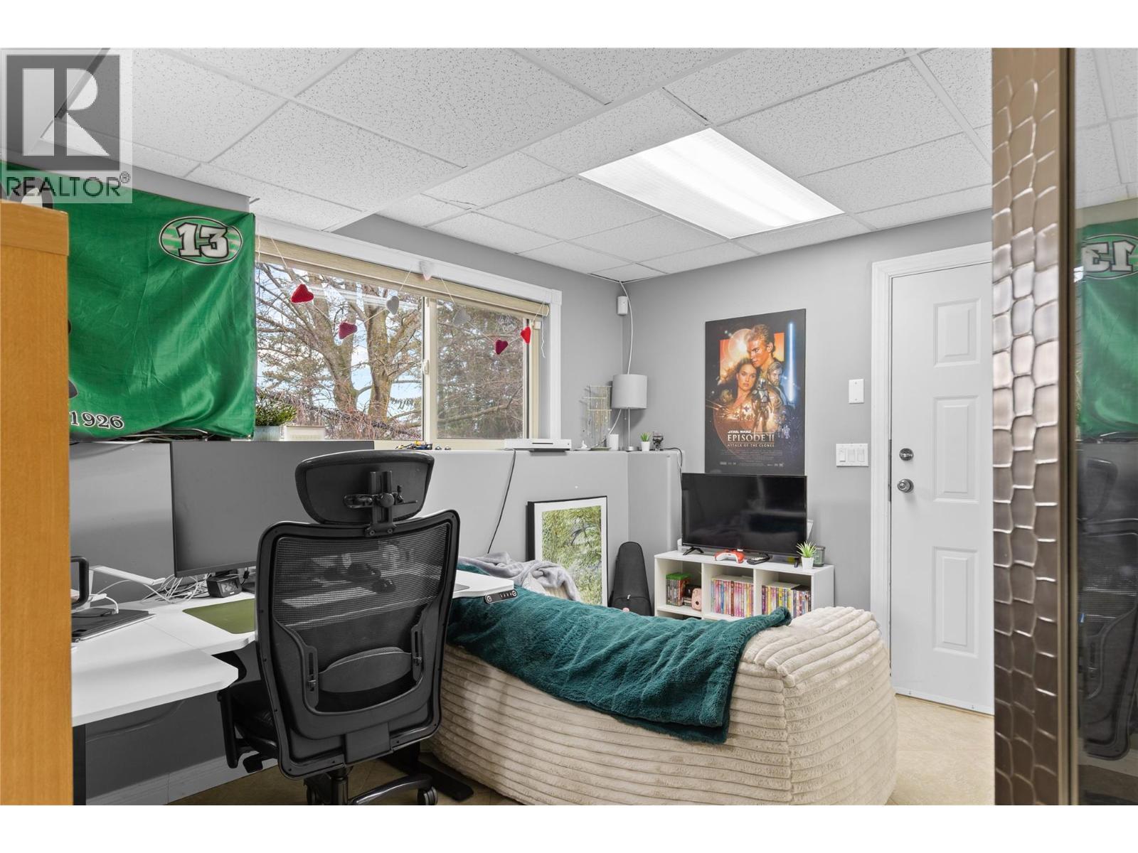 11609 Upper Summit Drive, Coldstream, BC - Indoor Photo Showing Office