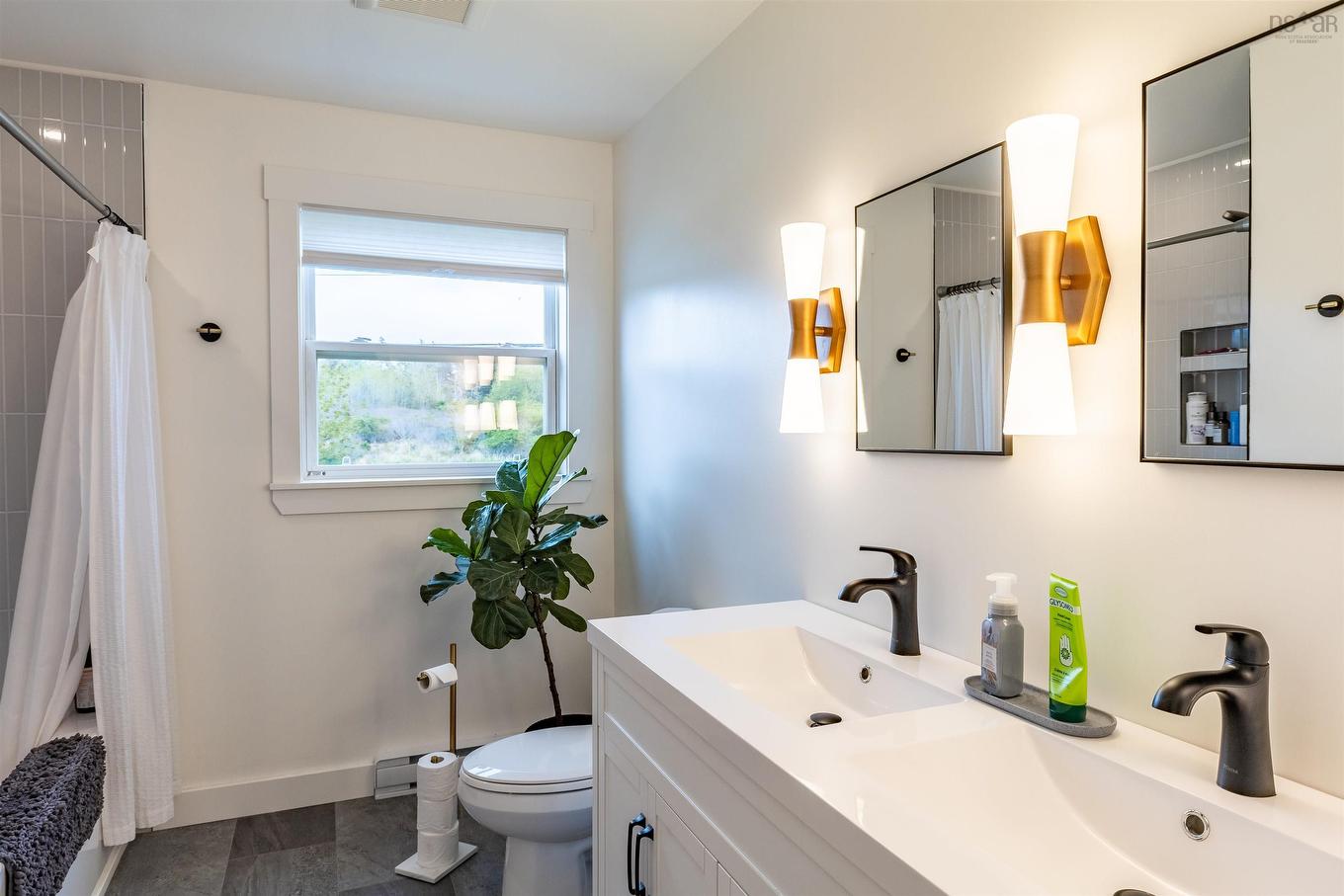 484 Brunswick Street, Yarmouth, NS