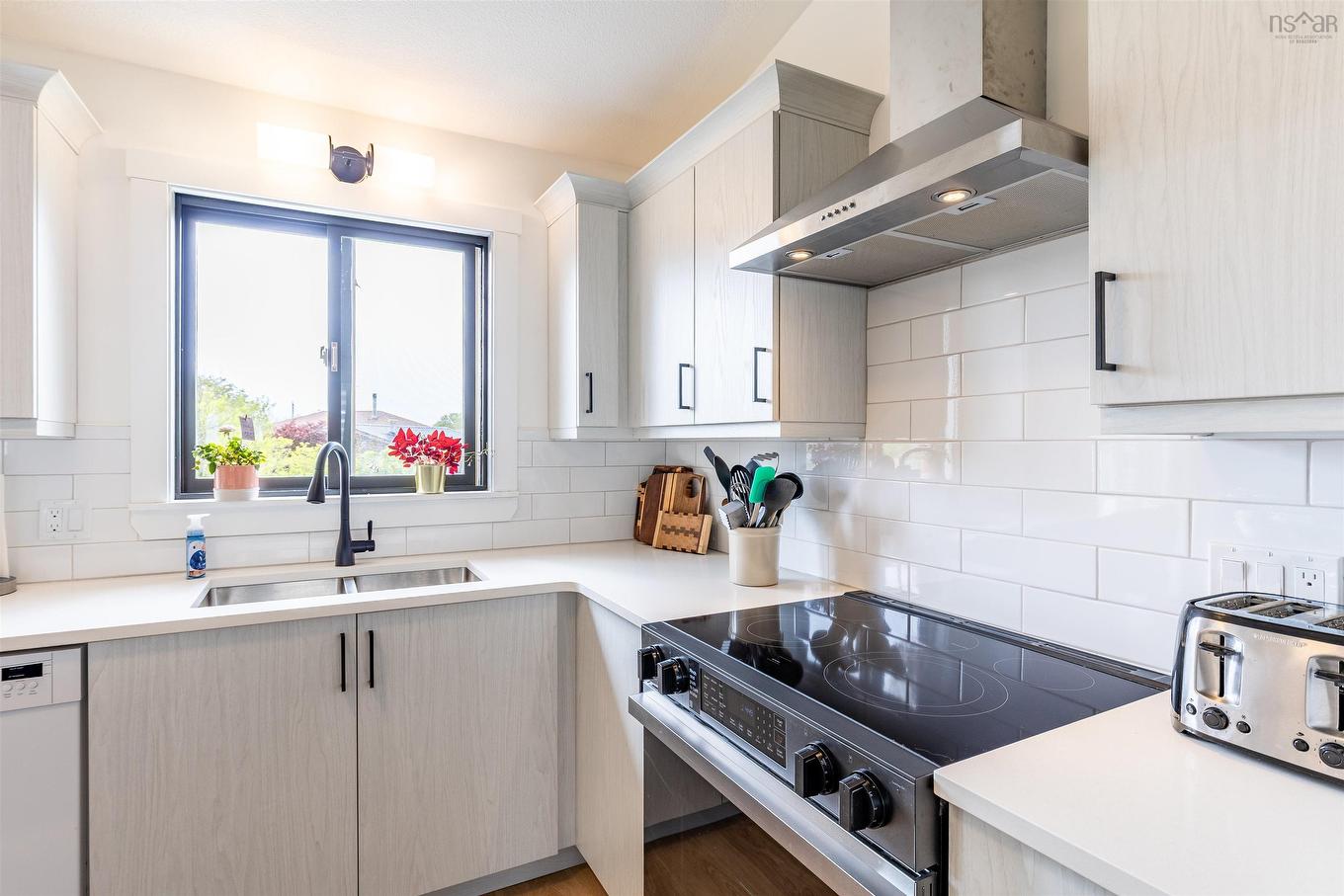 484 Brunswick Street, Yarmouth, NS