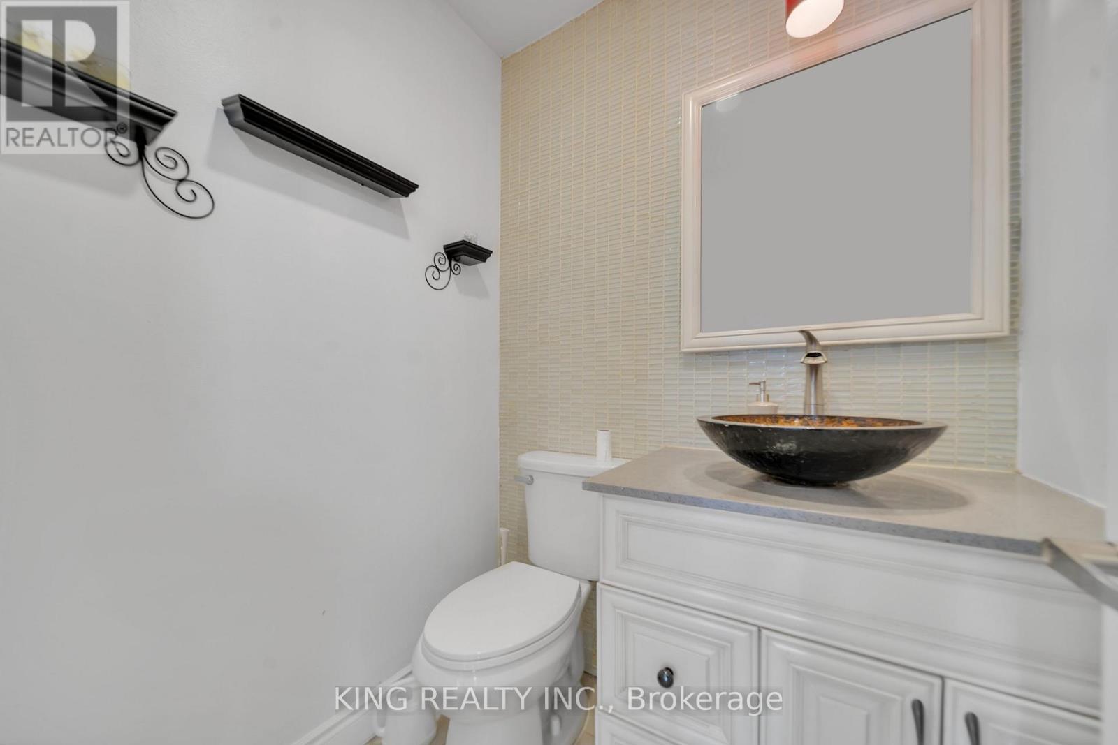 2606 Ambercroft Trail, Mississauga, ON - Indoor Photo Showing Bathroom