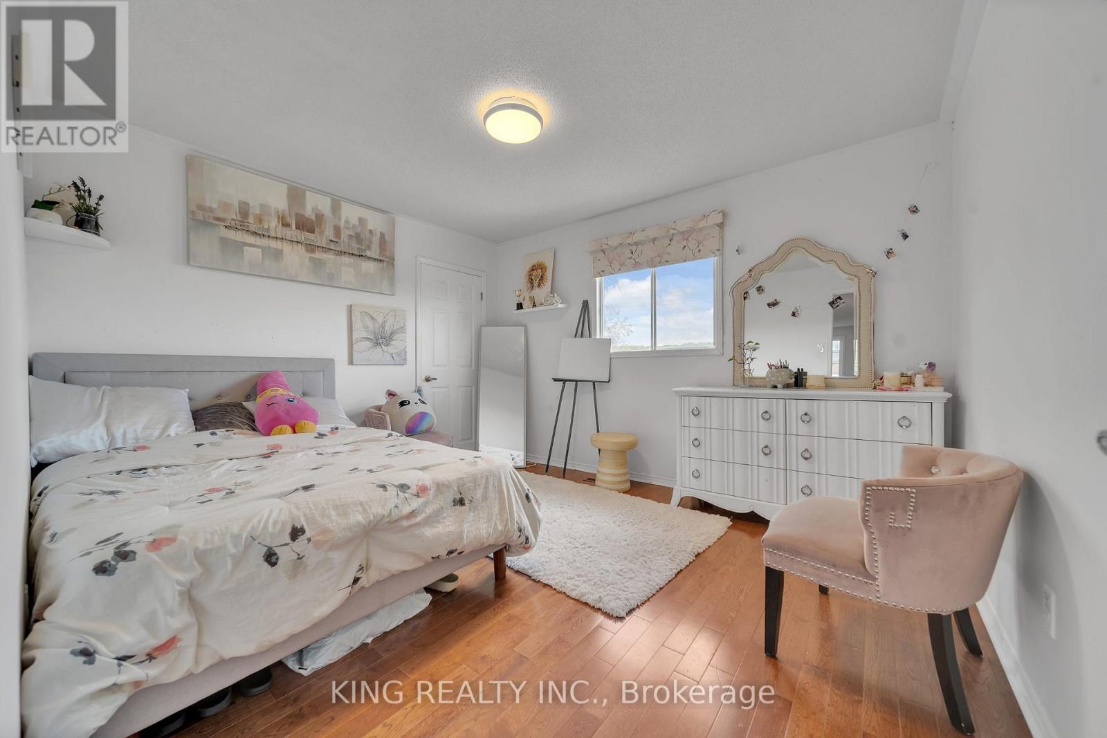 2606 Ambercroft Trail, Mississauga, ON - Indoor Photo Showing Bedroom