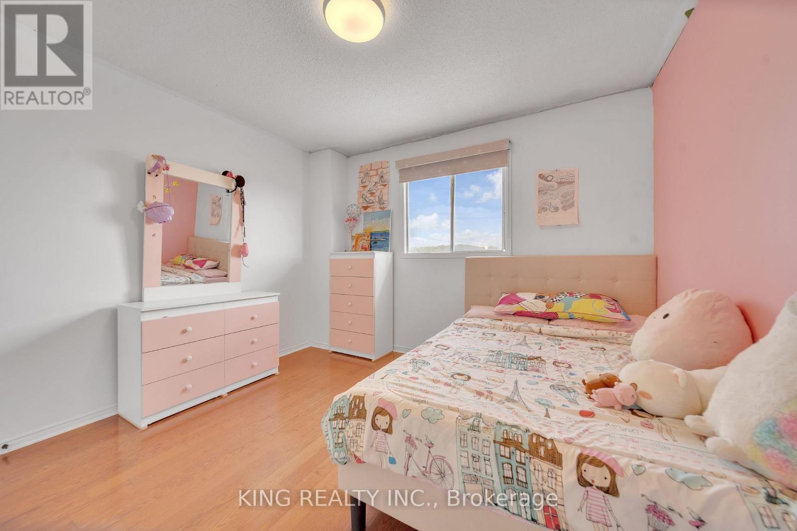 2606 Ambercroft Trail, Mississauga, ON - Indoor Photo Showing Bedroom