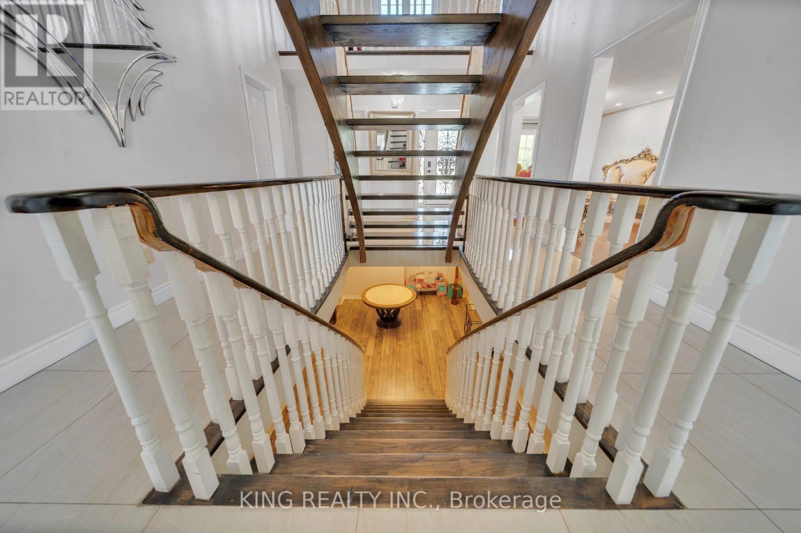 2606 Ambercroft Trail, Mississauga, ON - Indoor Photo Showing Other Room