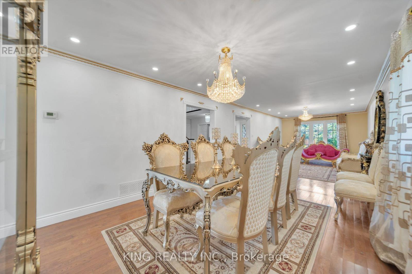 2606 Ambercroft Trail, Mississauga, ON - Indoor Photo Showing Dining Room