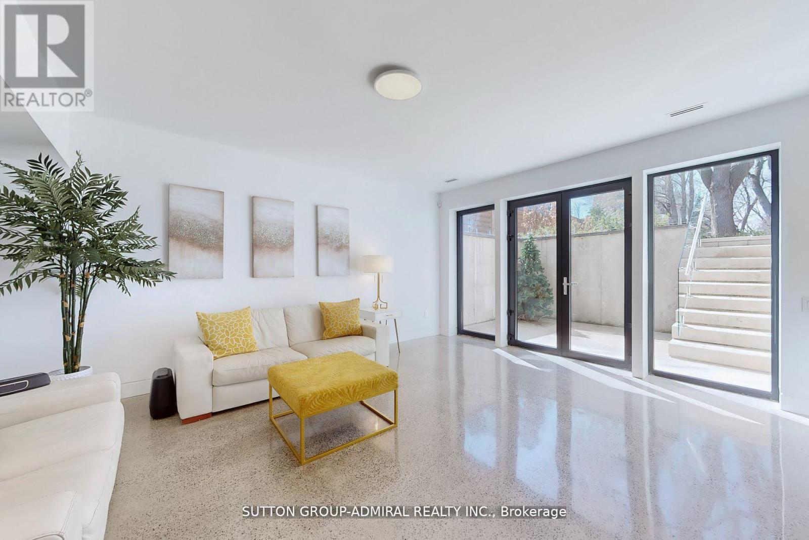 126 Wood Lane, Richmond Hill, ON - Indoor