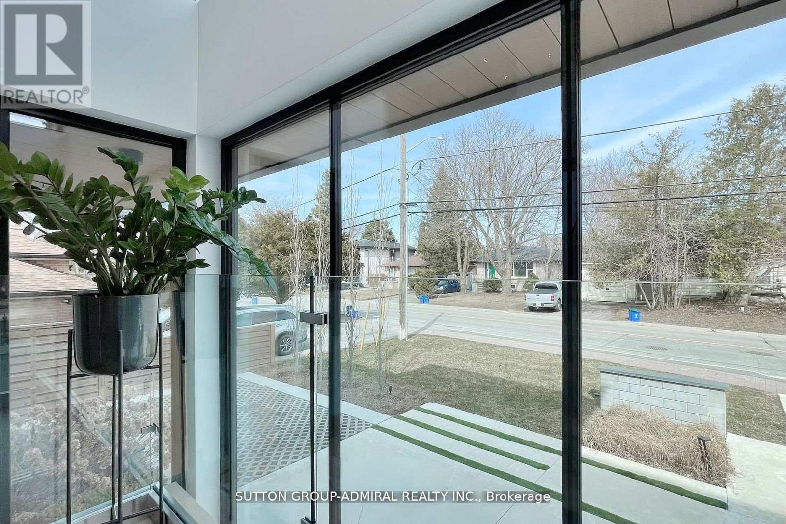 126 Wood Lane, Richmond Hill, ON - With Exterior