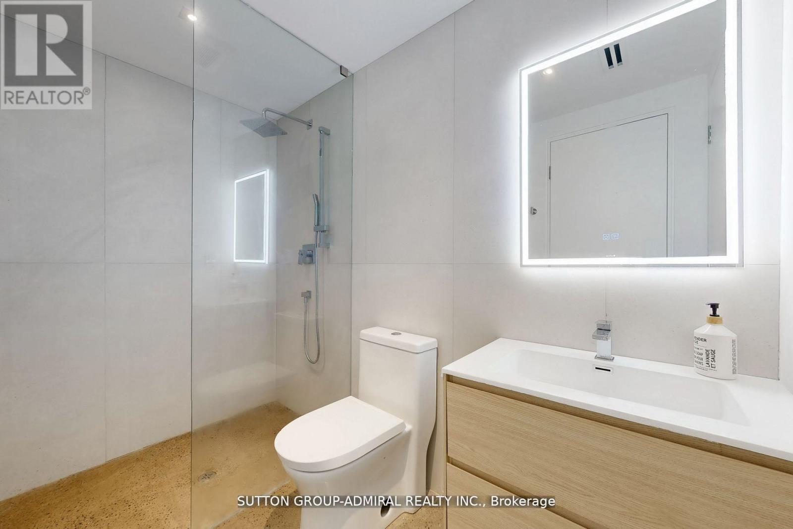 126 Wood Lane, Richmond Hill, ON - Indoor Photo Showing Bathroom