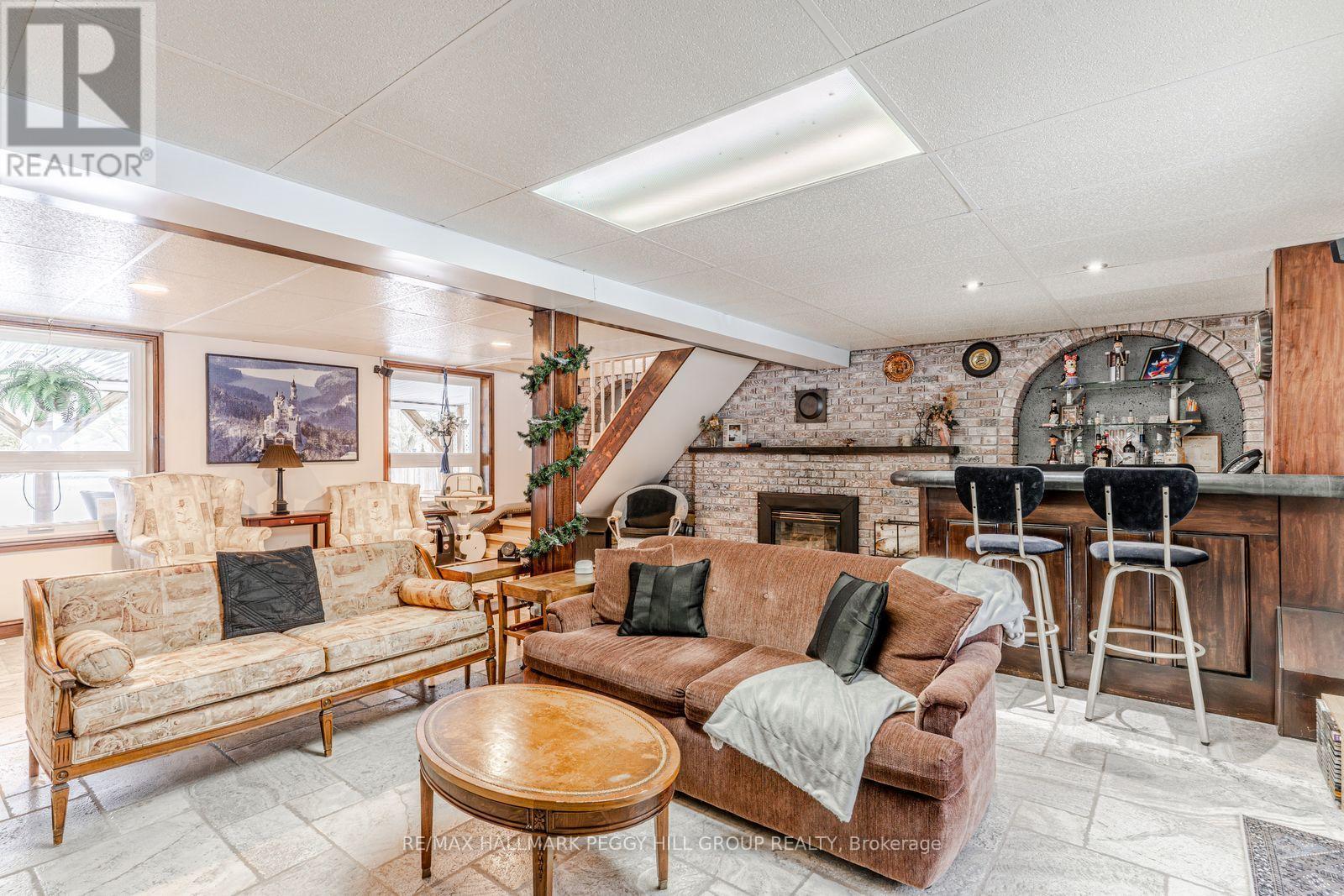 71 Ronald Avenue, Tiny, ON - Indoor Photo Showing Other Room