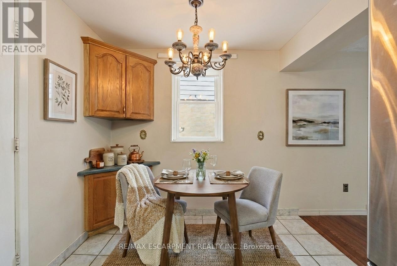 Virtually Staged - 92 Gary Avenue, Hamilton, ON - Indoor Photo Showing Dining Room