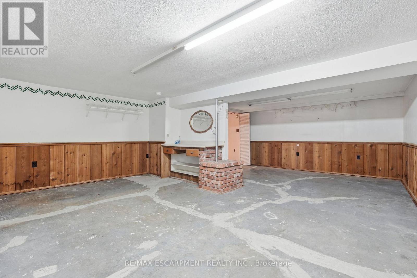 92 Gary Avenue, Hamilton, ON - Photo Showing Other Room