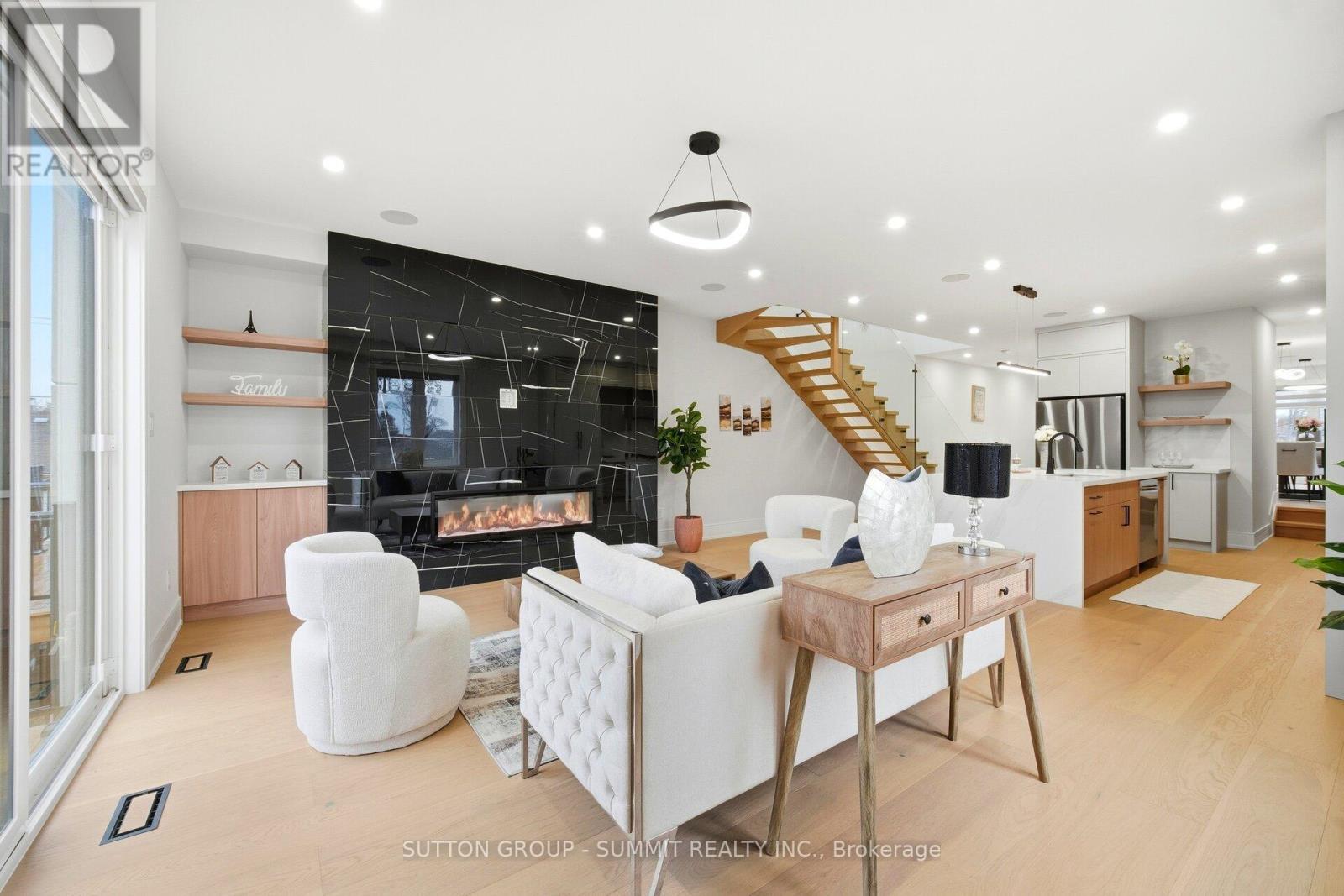 1228 Alexandra Avenue, Mississauga, ON - Indoor