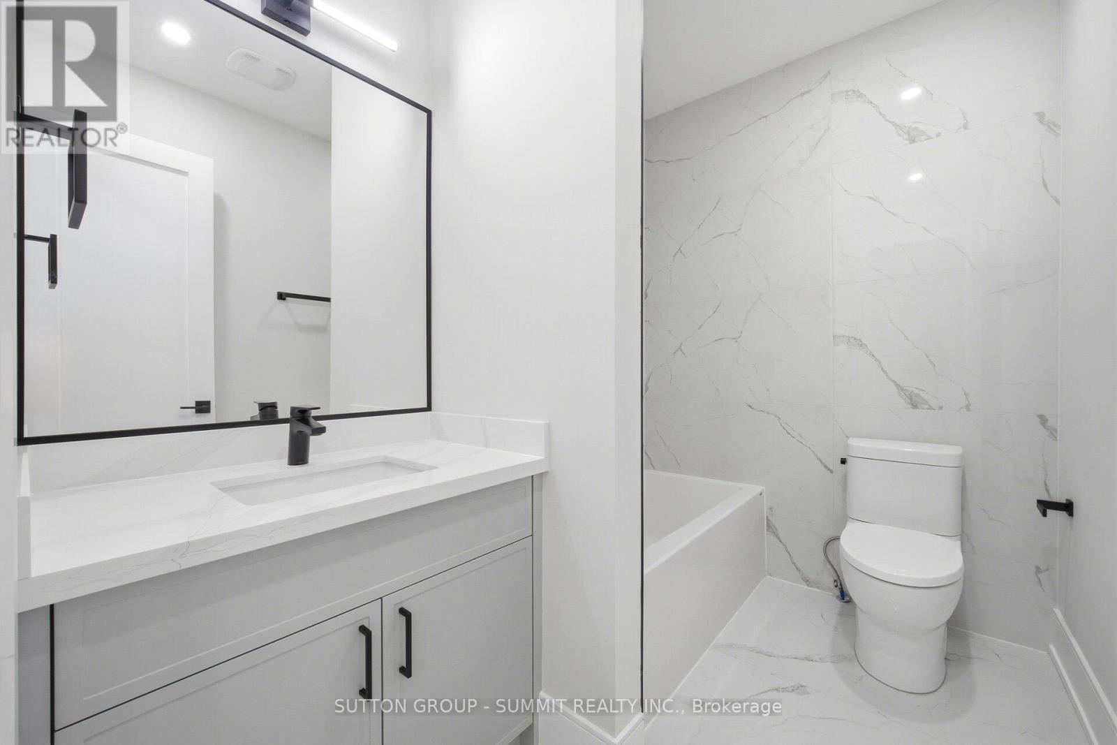 1228 Alexandra Avenue, Mississauga, ON - Indoor Photo Showing Bathroom