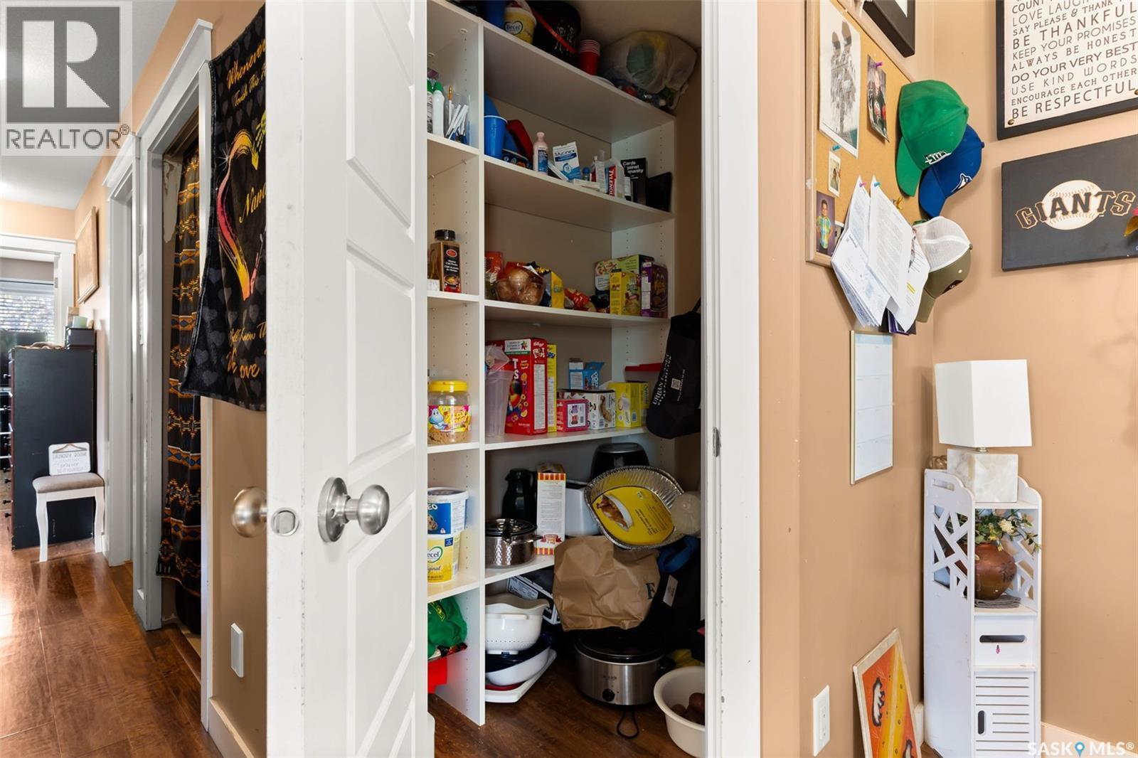 1358 Arthur Street, Regina, SK - Indoor