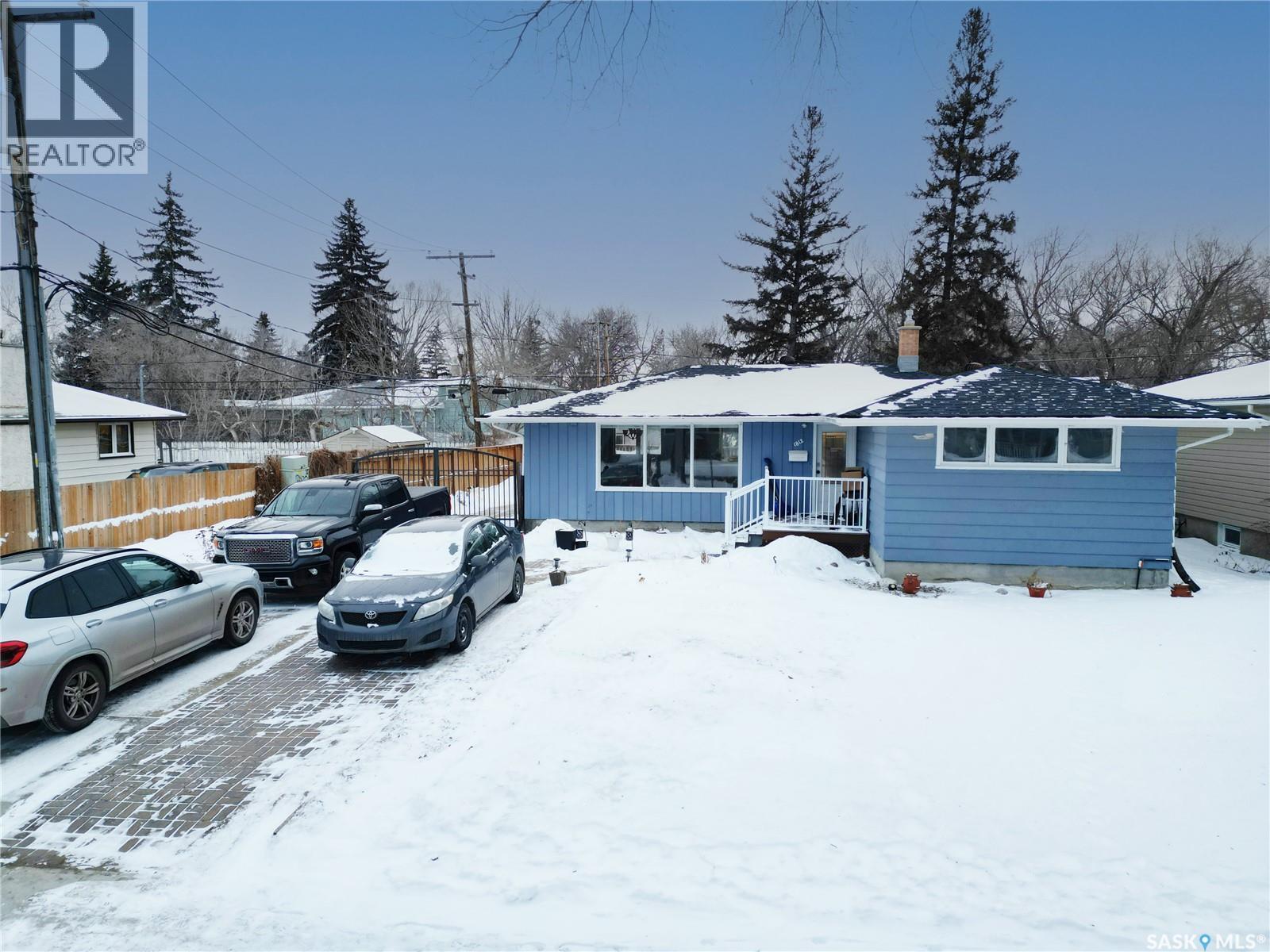 1812 Grant Drive, Regina, SK - Outdoor