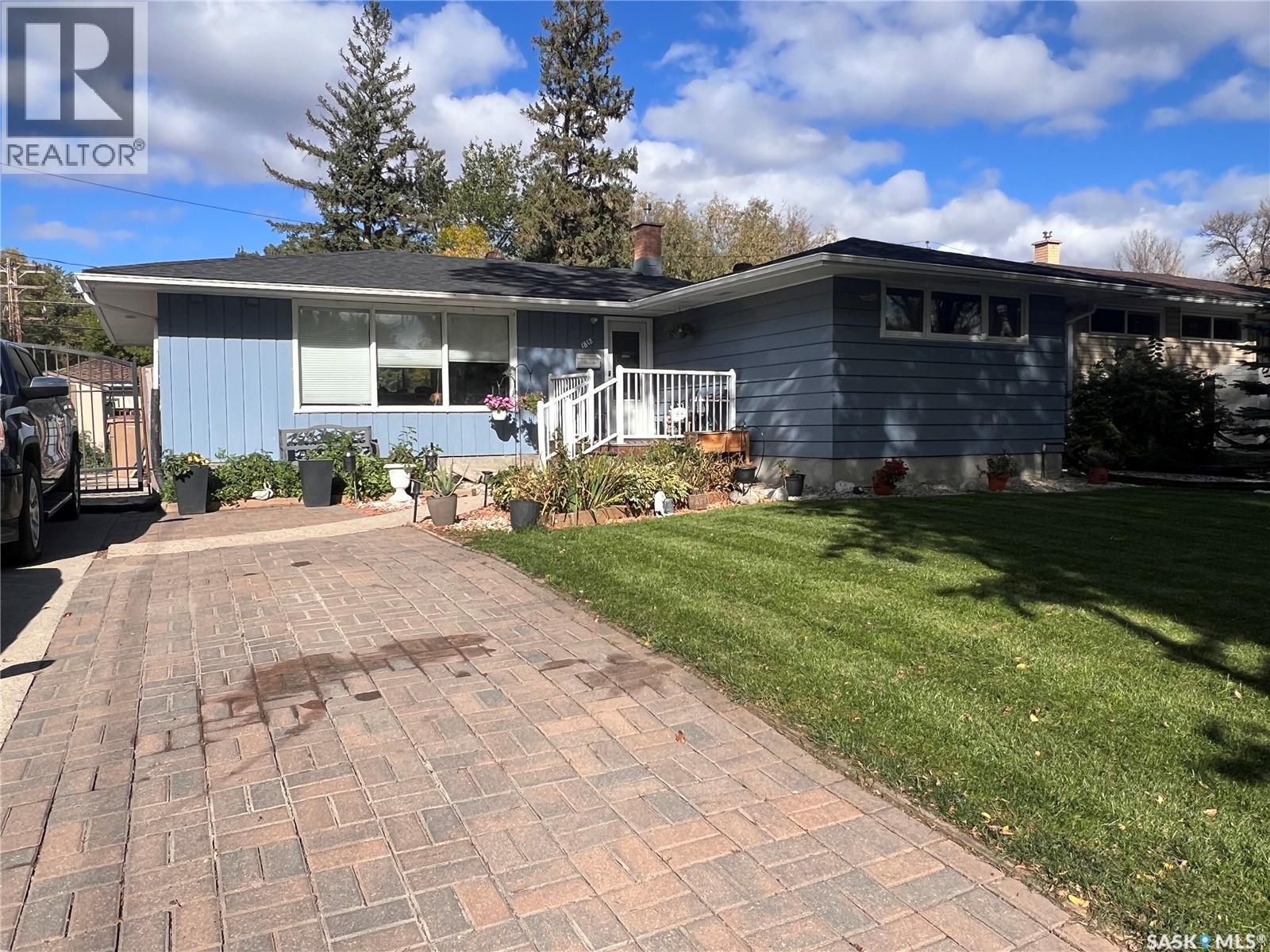 1812 Grant Drive, Regina, SK - Outdoor With Deck Patio Veranda