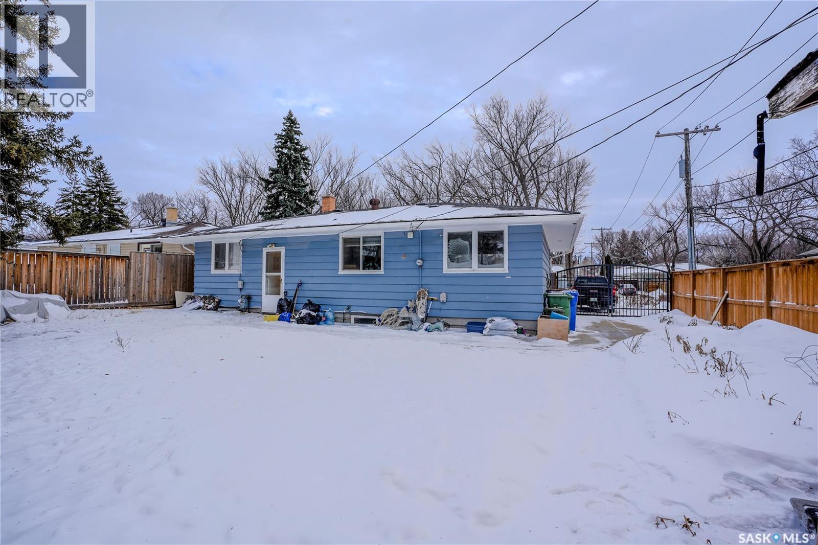 1812 Grant Drive, Regina, SK - Outdoor
