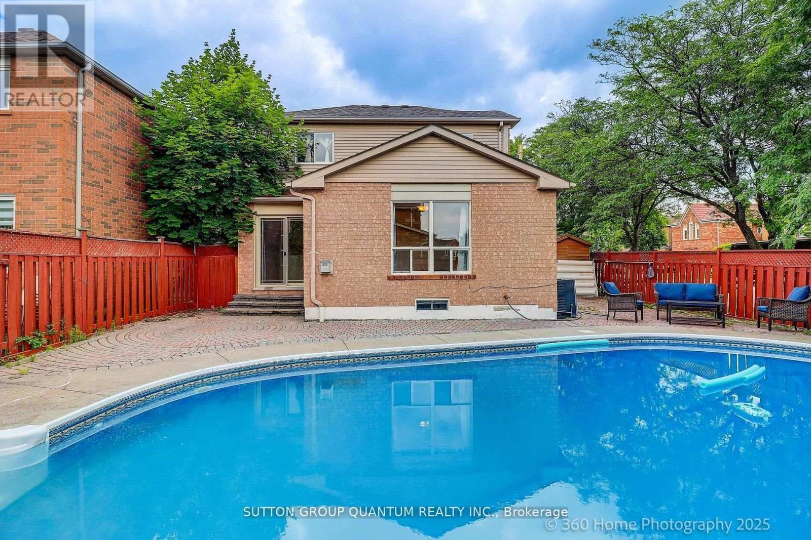 3246 Fanleaf Drive, Mississauga, ON - Outdoor With In Ground Pool