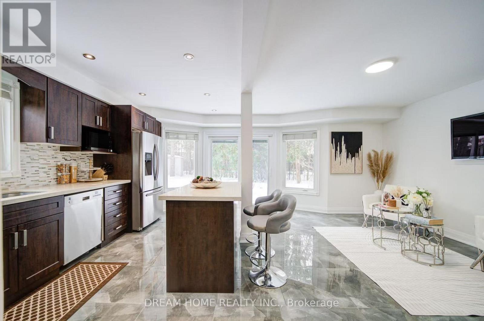 30 Marlow Crescent, Markham, ON - Indoor Photo Showing Kitchen With Upgraded Kitchen