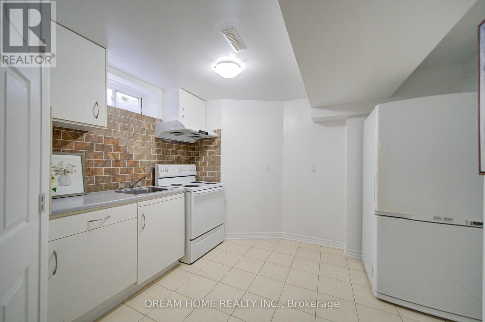 30 Marlow Crescent, Markham, ON - Indoor Photo Showing Kitchen