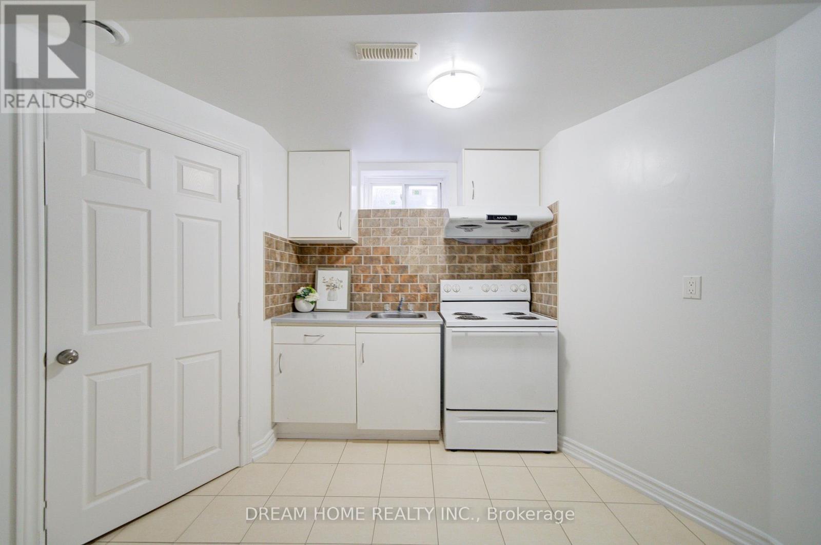 30 Marlow Crescent, Markham, ON - Indoor Photo Showing Laundry Room
