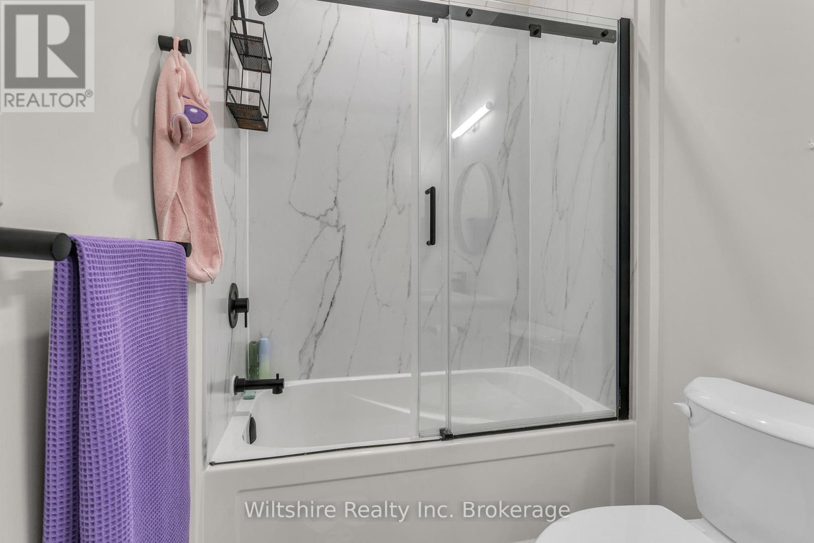 1105 - 361 Quarter Town Line, Tillsonburg, ON - Indoor Photo Showing Bathroom