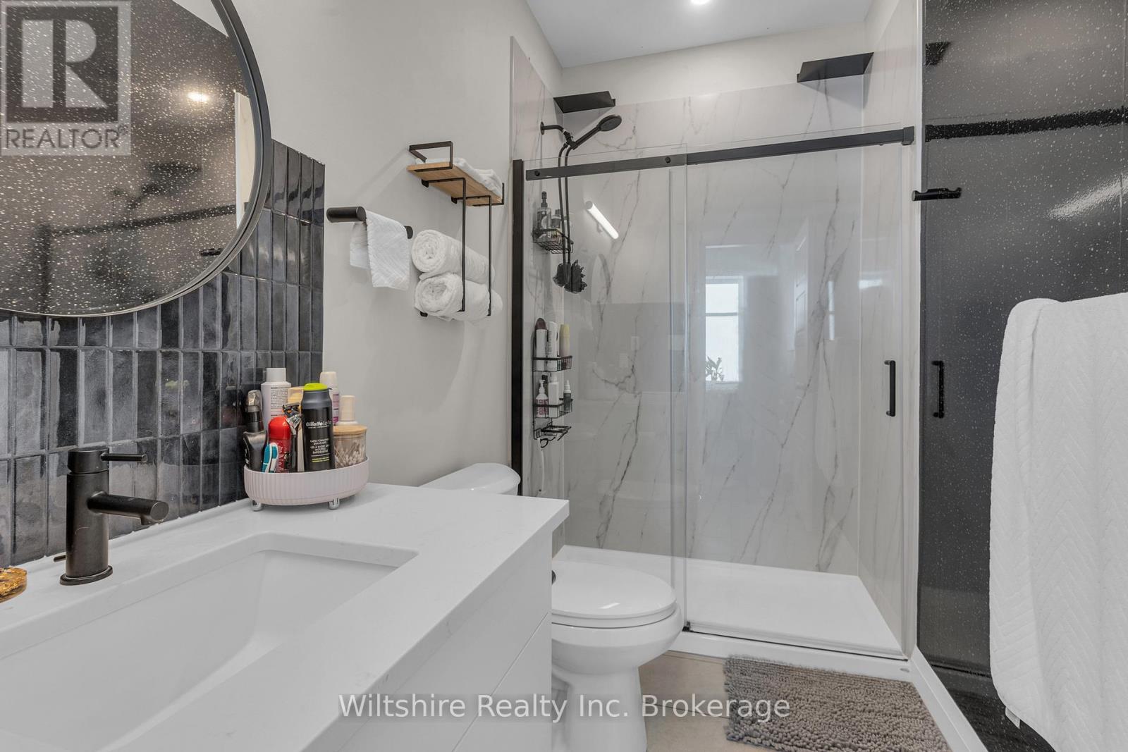 1105 - 361 Quarter Town Line, Tillsonburg, ON - Indoor Photo Showing Bathroom