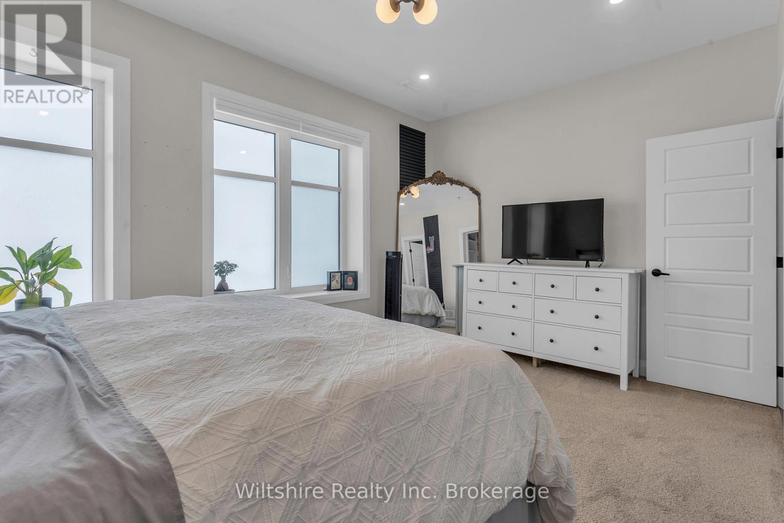 1105 - 361 Quarter Town Line, Tillsonburg, ON - Indoor Photo Showing Bedroom