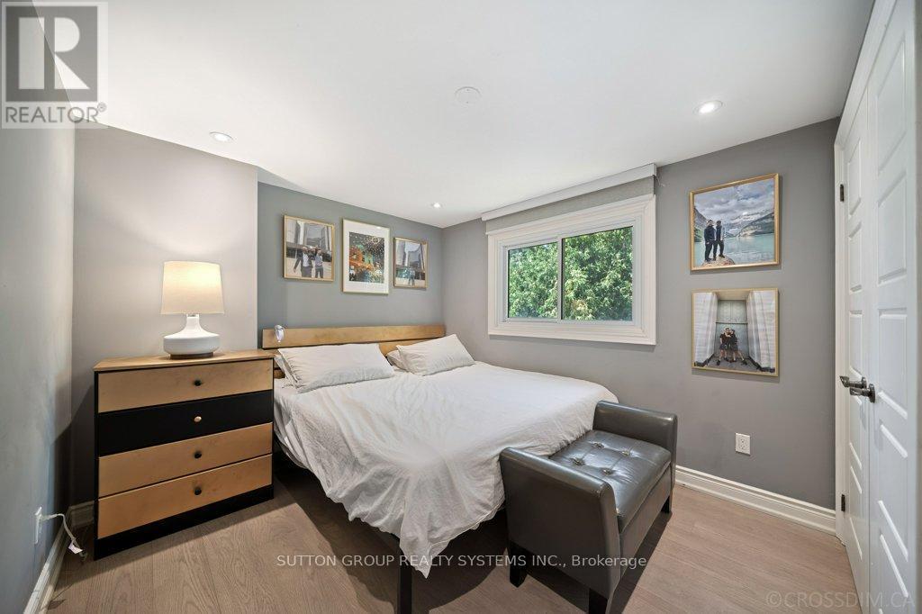 1114 Cedarcroft Crescent, Pickering, ON - Indoor Photo Showing Bedroom