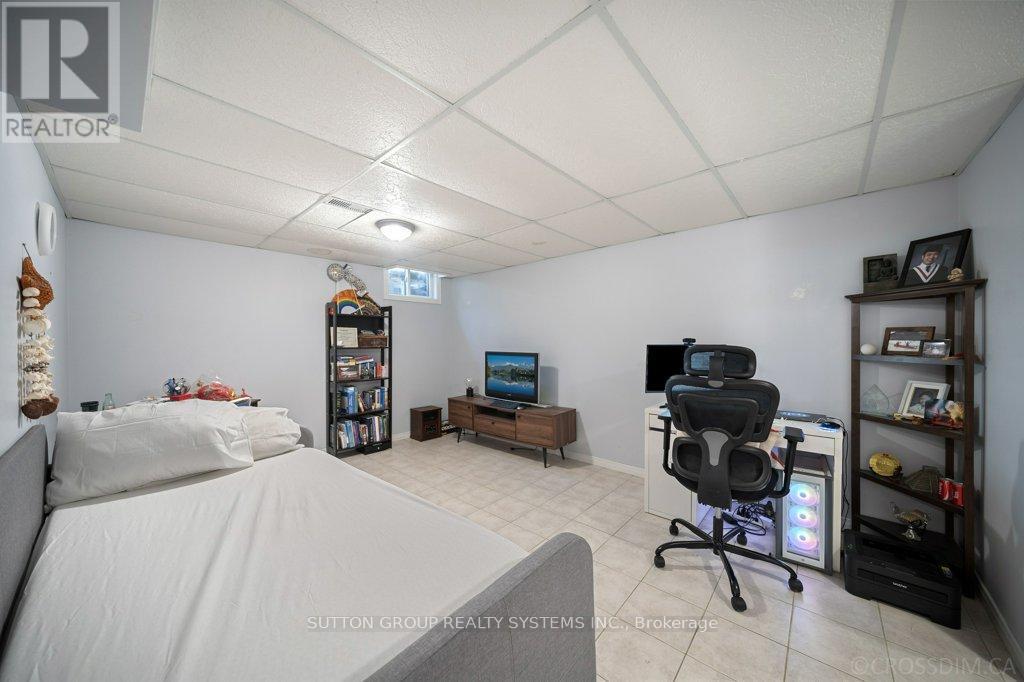 1114 Cedarcroft Crescent, Pickering, ON - Indoor Photo Showing Bedroom