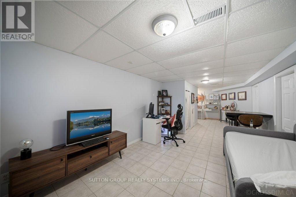 1114 Cedarcroft Crescent, Pickering, ON - Indoor Photo Showing Other Room