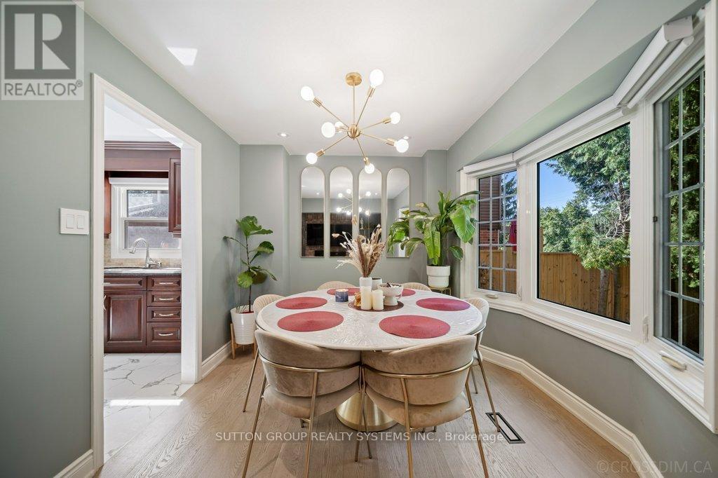 1114 Cedarcroft Crescent, Pickering, ON - Indoor Photo Showing Dining Room