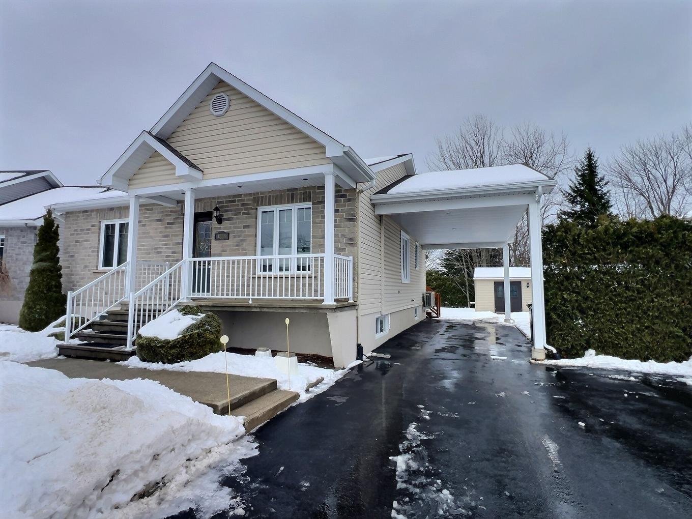 Façade - 1335 Rue Bell, Drummondville, QC - Outdoor With Deck Patio Veranda
