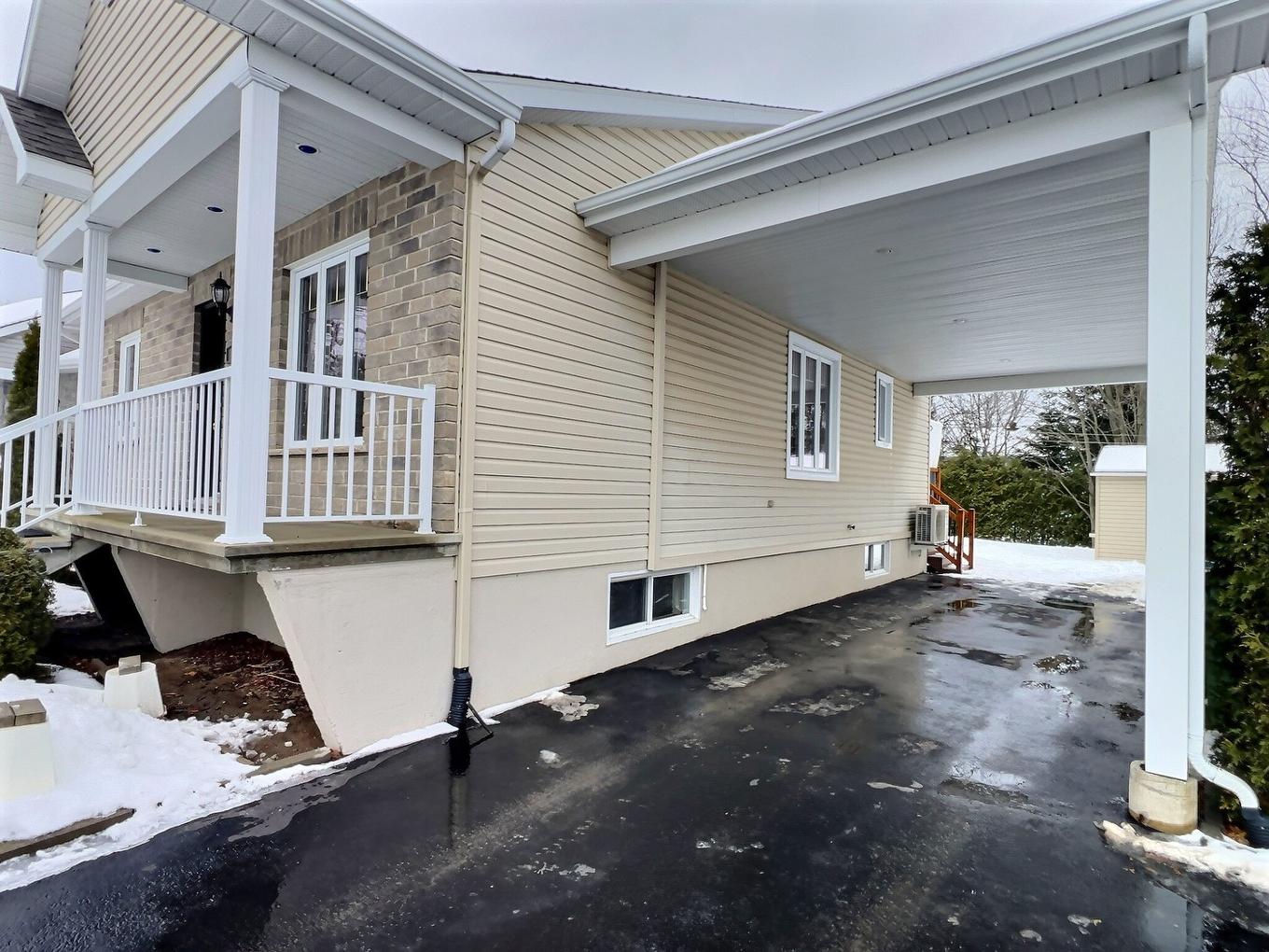 Façade - 1335 Rue Bell, Drummondville, QC - Outdoor