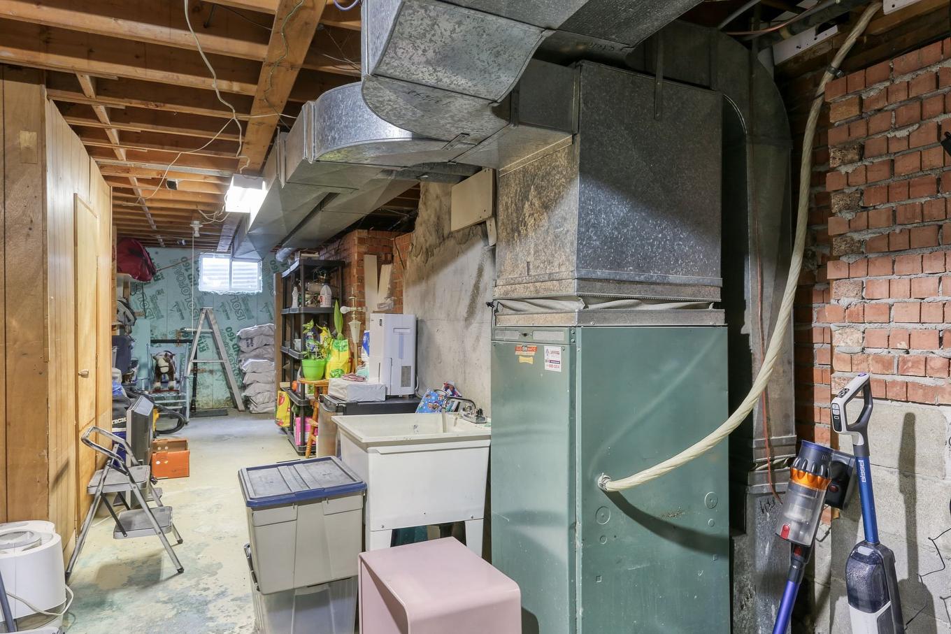 Rangement - 710 Rue Louis-Camirand, Trois-Rivières, QC - Indoor Photo Showing Basement