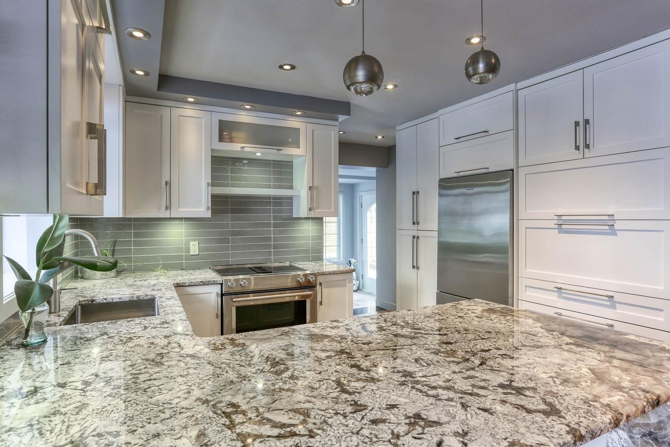 Cuisine - 710 Rue Louis-Camirand, Trois-Rivières, QC - Indoor Photo Showing Kitchen With Upgraded Kitchen