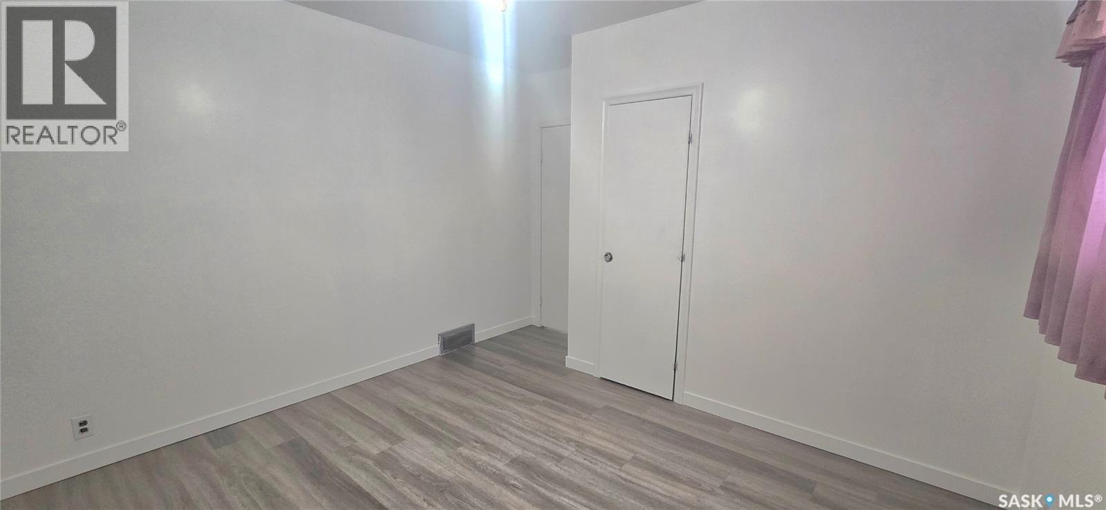 422 Mullin Avenue E, Regina, SK - Indoor Photo Showing Other Room