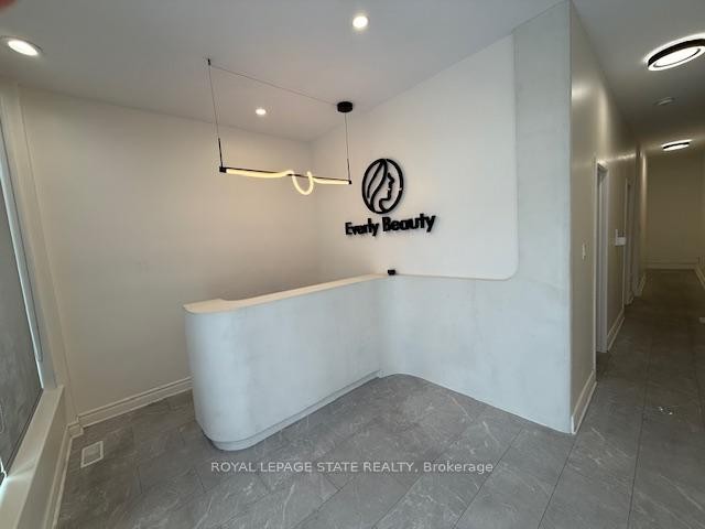 854 King Street W, Hamilton, ON