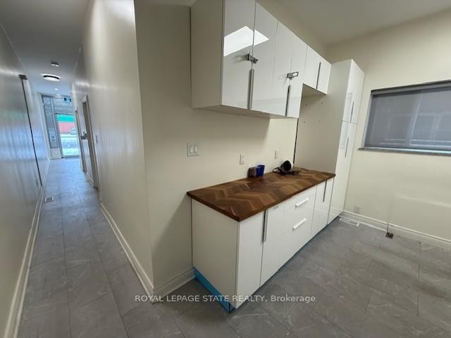 854 King Street W, Hamilton, ON