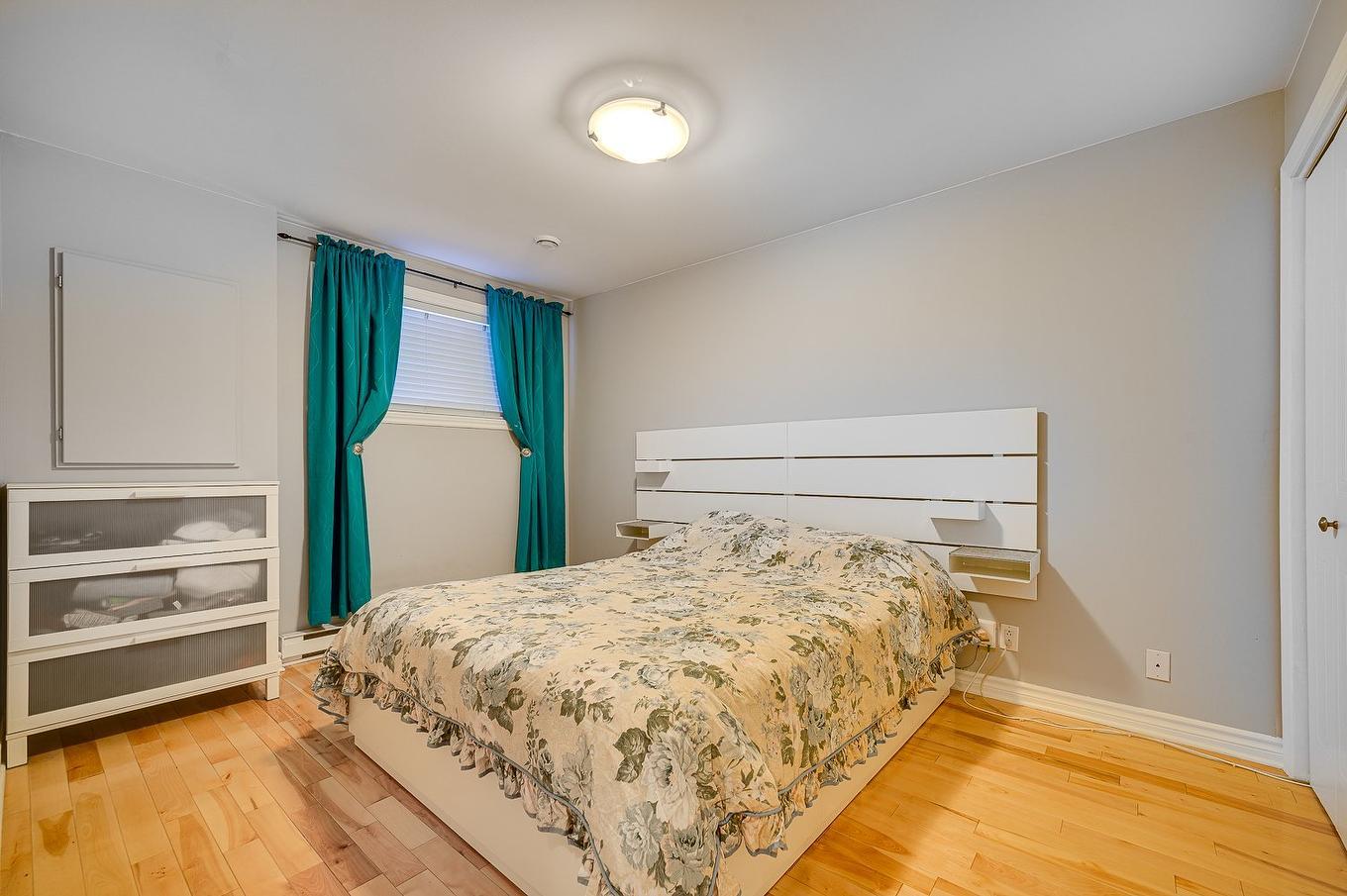 Primary bedroom - 729A Rue Principale, Saint-Sauveur, QC - Indoor Photo Showing Bedroom