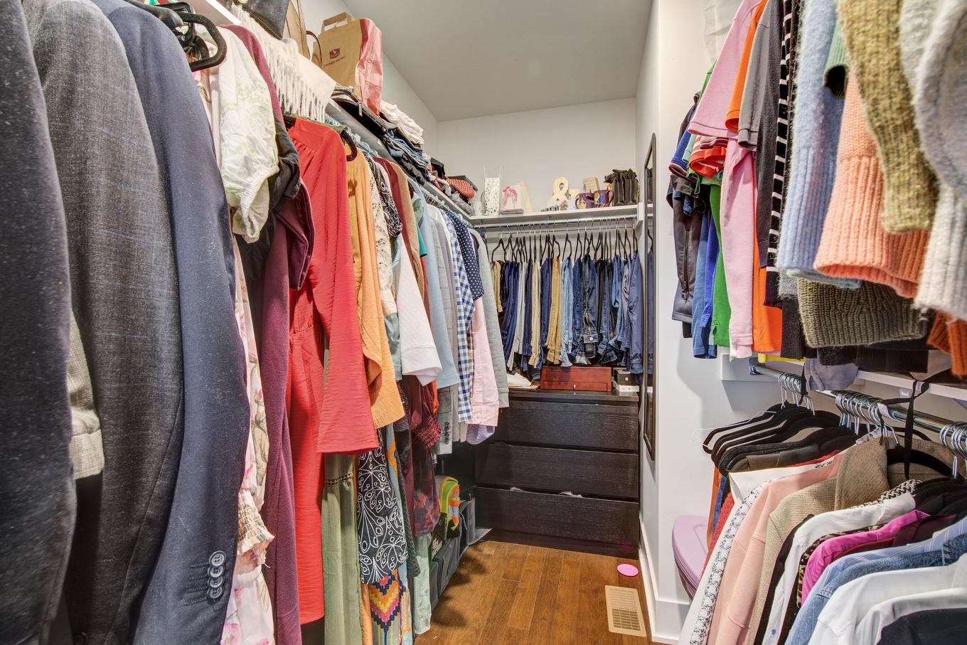 Penderie (Walk-in) - 3444 Rue Du Collège, Longueuil (Saint-Hubert), QC - Indoor With Storage