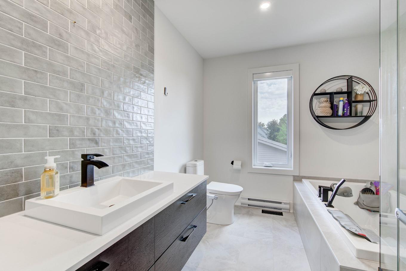 Salle de bains - 3444 Rue Du Collège, Longueuil (Saint-Hubert), QC - Indoor Photo Showing Bathroom