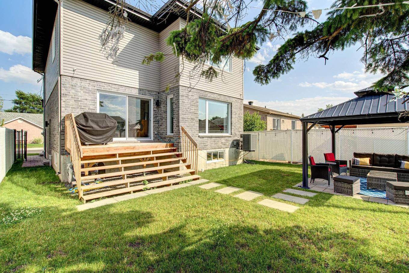 Cour - 3444 Rue Du Collège, Longueuil (Saint-Hubert), QC - Outdoor