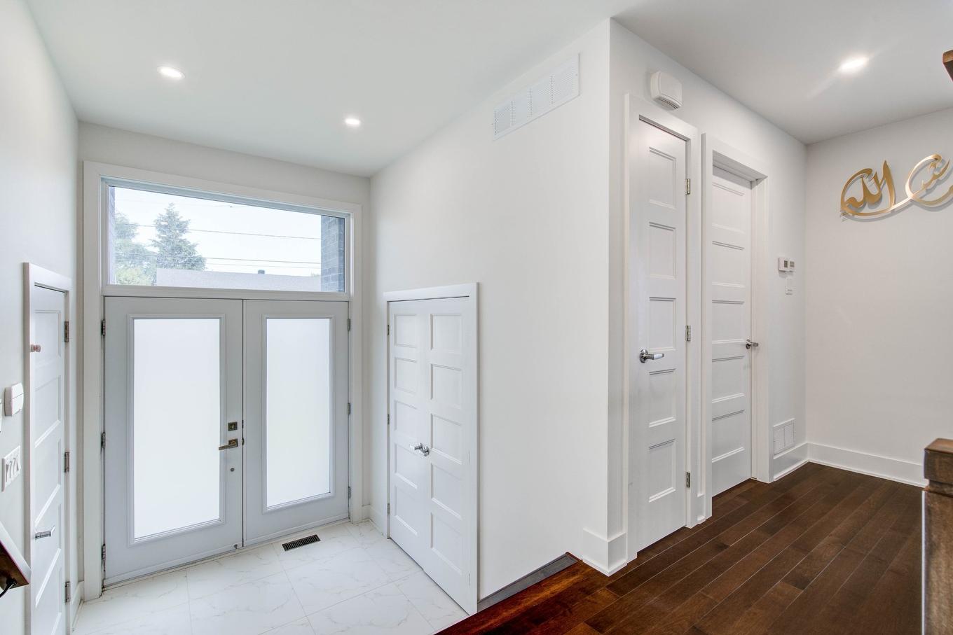 Hall d'entrée/Vestibule - 3444 Rue Du Collège, Longueuil (Saint-Hubert), QC - Indoor Photo Showing Other Room